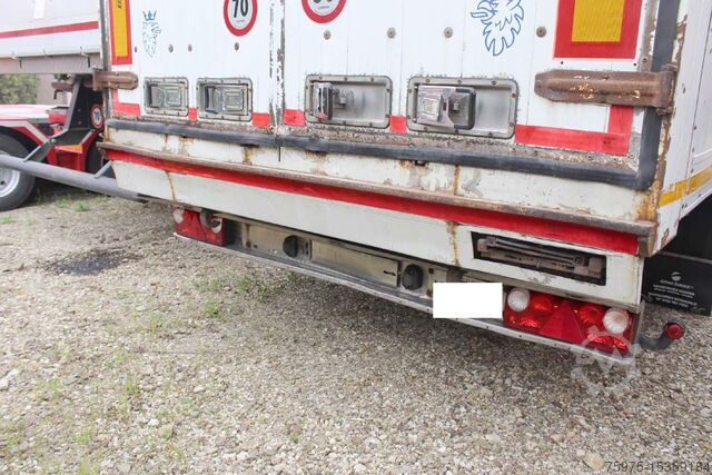 Sattelauflieger mit Gehfläche tmt 