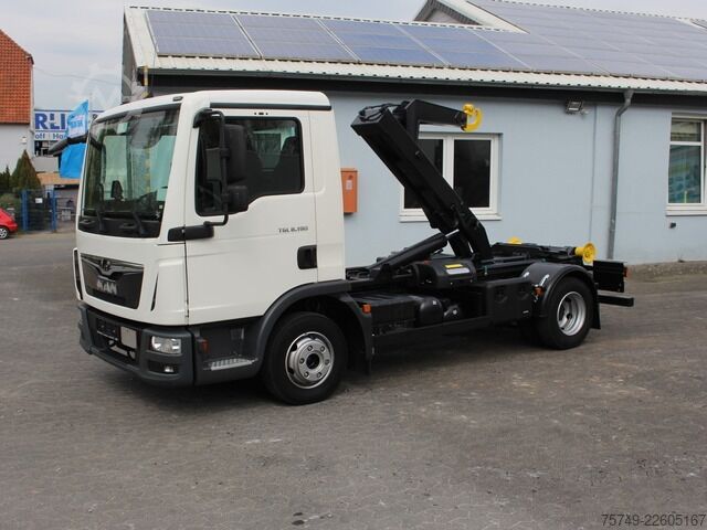 Abrollkipper Transporter man TGL 8.190 BL 4x2 EUR6 City Abrollkipper 2 x AHK