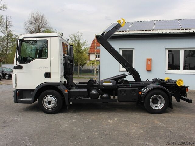 Abrollkipper Transporter man TGL 8.190 BL 4x2 EUR6 City Abrollkipper 2 x AHK