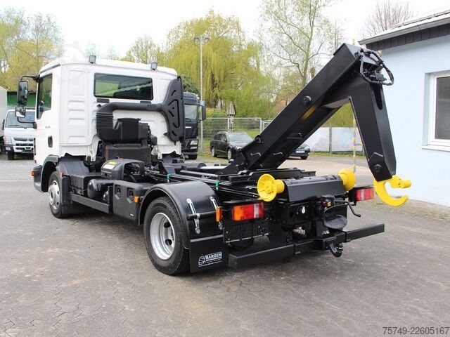 Abrollkipper Transporter man TGL 8.190 BL 4x2 EUR6 City Abrollkipper 2 x AHK