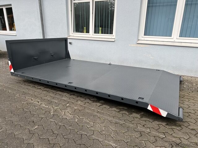 Swap chassis trailer ungesetzt Abrollcontainer City Plattform 4.0m x 2.3m