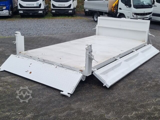 Swap chassis trailer ungesetzt Abrollcontainer City Seitenwand 3.8m MAN TGL
