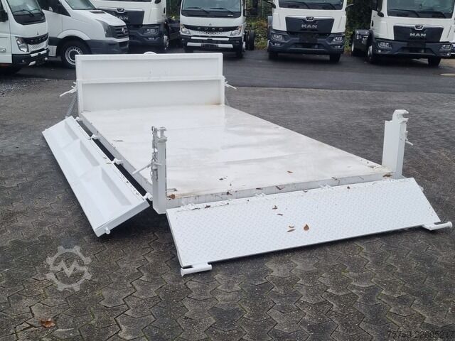 Swap chassis trailer ungesetzt Abrollcontainer City Seitenwand 3.8m MAN TGL