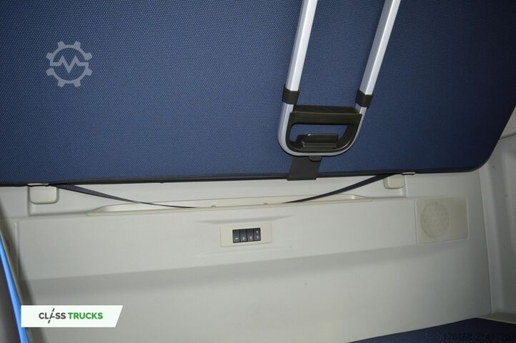 Standard tractor unit VOLVO FH 460 Globetrotter XL i-Save SideSkirts