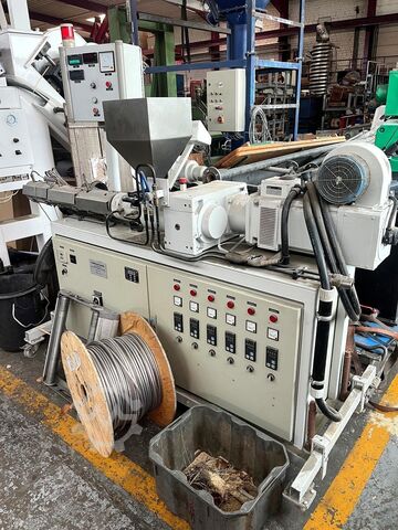 Einschneckenextruder Hussmann ES35 x 30D + Saw and Extractor