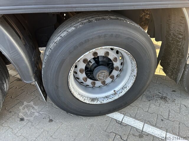 Kühl-/Tiefkühltransport Schmitz Cargobull / SOR Iberica / Carrier Vector 1550 Reefer / Fr...