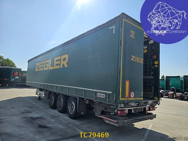 Sliding tarpaulins Schmitz Cargobull 