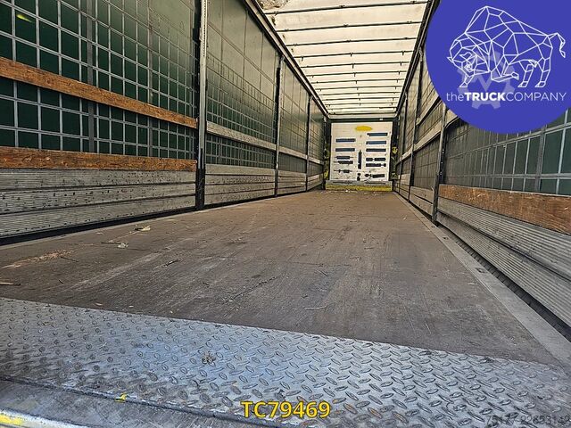 Sliding tarpaulins Schmitz Cargobull 