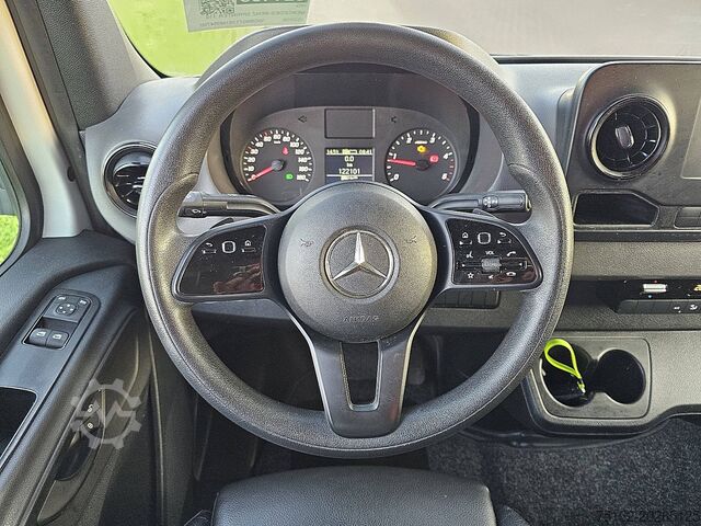 Suitcase MERCEDES-BENZ SPRINTER 316 Bakwagen Laadklep!