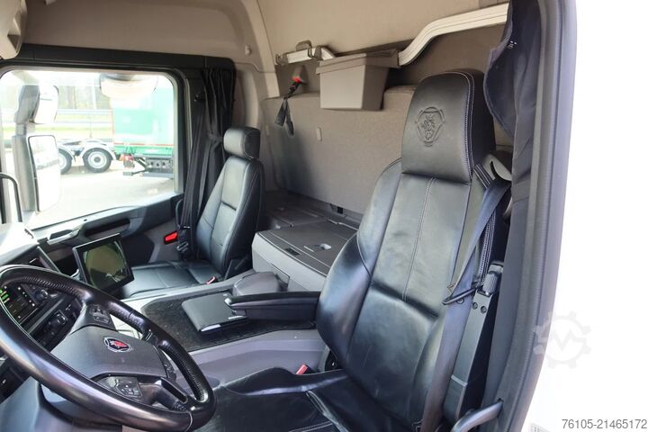 Box body Scania P320 4X2 Bak + Dhollandia klep 2000 kg  1x bed