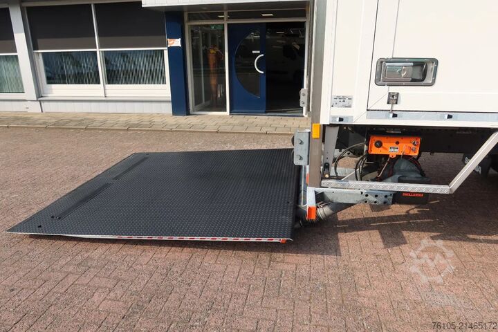 Box body Scania P320 4X2 Bak + Dhollandia klep 2000 kg  1x bed