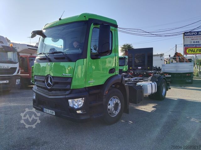 Truck chassis Mercedes-Benz Antos 1827