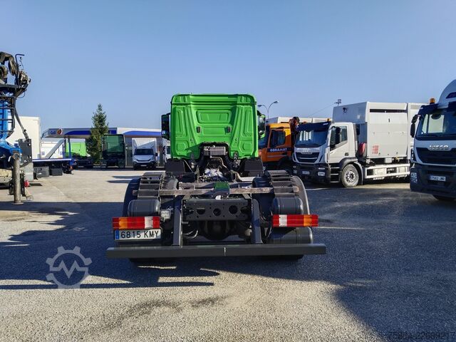 Truck chassis Mercedes-Benz Antos 1827