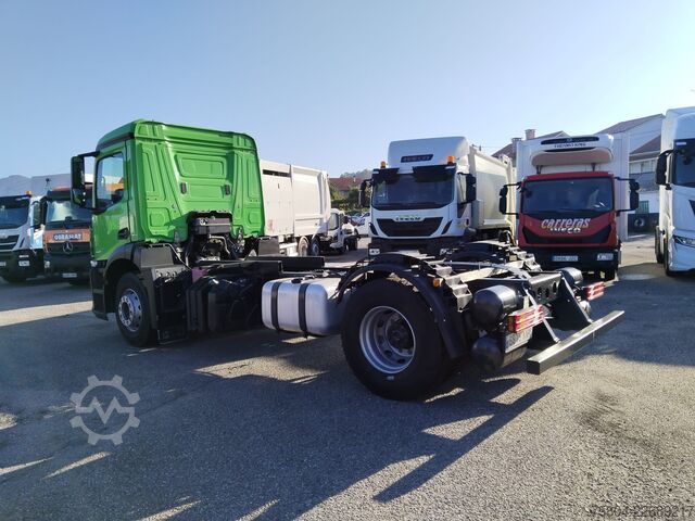 Truck chassis Mercedes-Benz Antos 1827