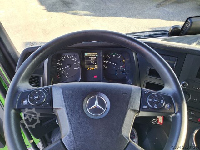 Truck chassis Mercedes-Benz Antos 1827