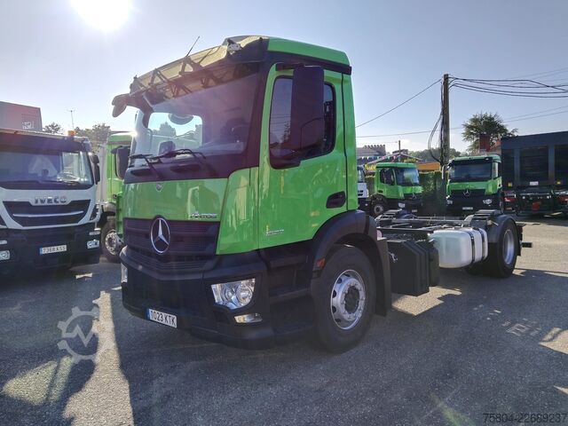 Truck chassis Mercedes-Benz Antos 1827