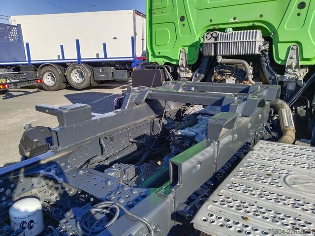 Truck chassis Mercedes-Benz Antos 1827