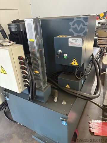 Vertikales Bearbeitungszentrum POS POSmill e2050 Nur 760 Spindelstunden