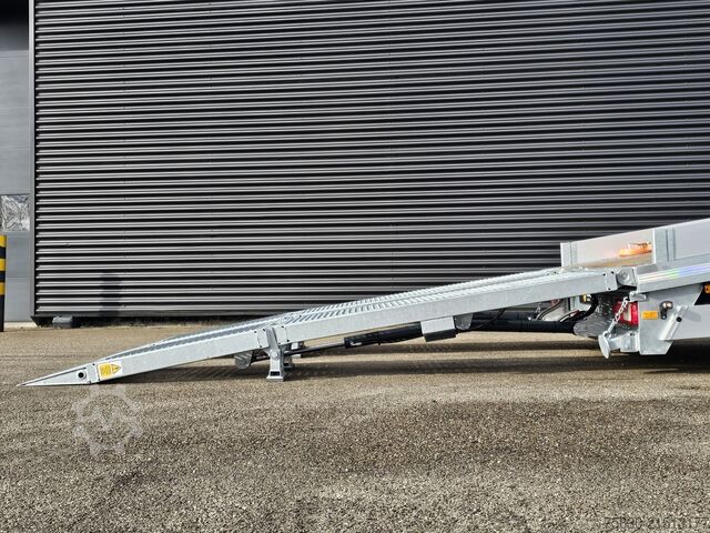 Autotransporter DAF XF 480 8x2 OPRIJ - MACHINE TRANSPORT / NEW