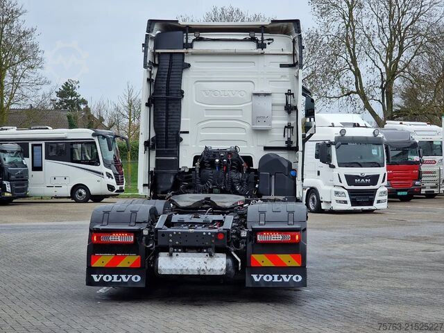 Standard-SZM Volvo FH 13.500 Globetrotter 6x2 - 3.00 WB - Steel/ai...