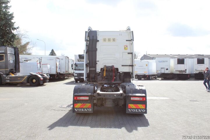 Standard tractor unit Volvo FH 500 Globe   I-Park Cool   VIN: LB   3 Stück!