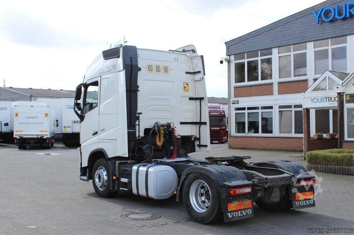 Standard tractor unit Volvo FH 500 Globe   I-Park Cool   VIN: LB   3 Stück!