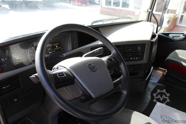 Standard tractor unit Volvo FH 500 Globe   I-Park Cool   VIN: LB   3 Stück!