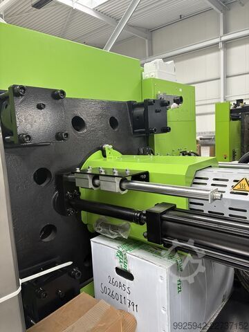 Spritzgießmaschine YIZUMI UN220A5/ IU1269