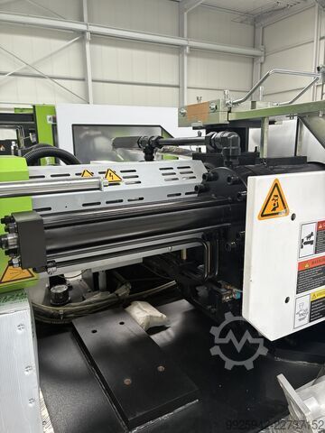 Spritzgießmaschine YIZUMI UN220A5/ IU1269