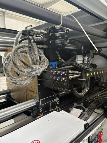Spritzgießmaschine YIZUMI UN220A5/ IU1269