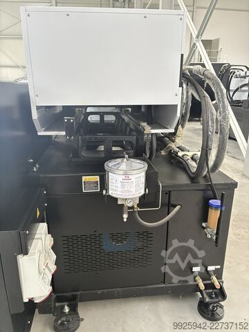 Spritzgießmaschine YIZUMI UN220A5/ IU1269