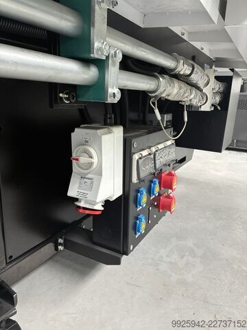 Spritzgießmaschine YIZUMI UN220A5/ IU1269