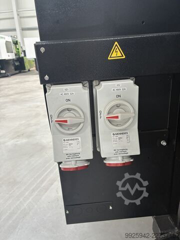 Spritzgießmaschine YIZUMI UN220A5/ IU1269