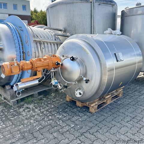 1850 liter heatable-coolable pressure vessel made of V2A with Stelzer cross-blade agitator. Apparatebau Nordhausen B0039