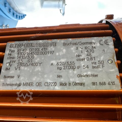 1850 liter heatable-coolable pressure vessel made of V2A with Stelzer cross-blade agitator. Apparatebau Nordhausen B0039