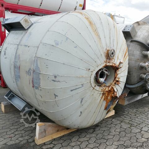 5850 liter heatable/coolable pressure vessel made of V4A with beam agitator. Kleiser und Lösch 9929