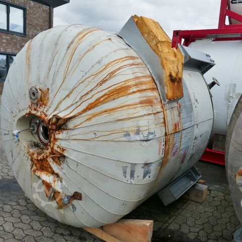 5850 liter heatable/coolable pressure vessel made of V4A with beam agitator. Kleiser und Lösch 9929
