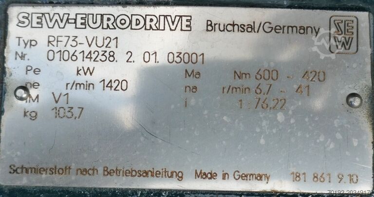 890 liter heatable/coolable reactor made of V4A with anchor agitator. Heinrich Nowak 9925