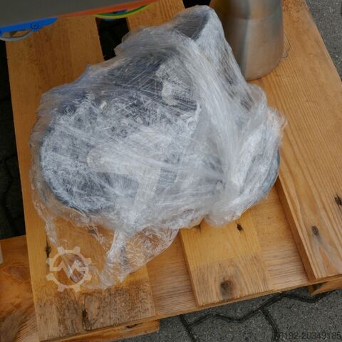 Unused 150 liter mobile heat-/coolable pharma process vessel, Aisi 316 with magnetic agitator Raff & Grund 9889