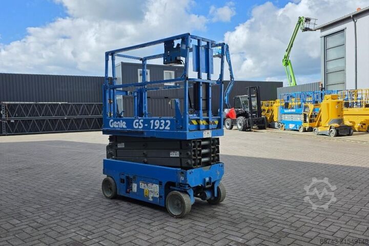 Scherenhebebühne Genie GS1932 Electric, Working Height 7.8 m, 227kg Capac