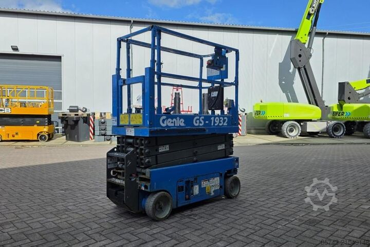 Scherenhebebühne Genie GS1932 Electric, Working Height 7.8 m, 227kg Capac