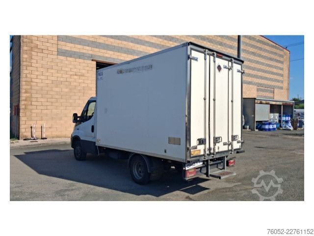 Refrigerated truck IVECO 35C17