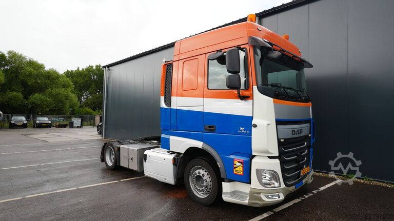 Volume-SZM DAF XF 440 mega tractor unit
