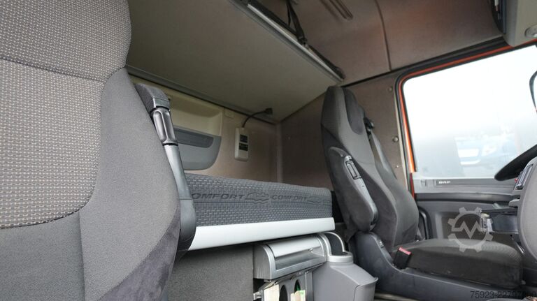Volume-SZM DAF XF 440 mega tractor unit