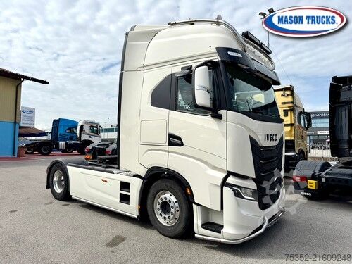 Standard tractor unit Iveco S-Way 530
