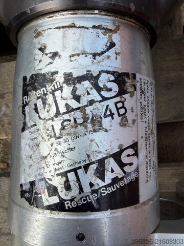 Hydraulik-Werkzeugsatz LUKAS, Pumpe 630 BAR, 230V Zestaw narzędzi hydraulicznych LUKAS pompa 630 BAR 230V Zestaw narzędzi hydraulicznych LUKAS pompa 630 BAR 230V