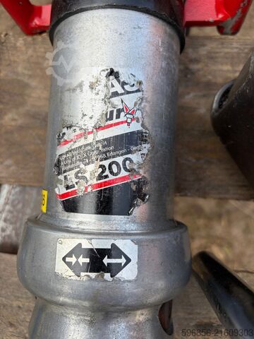 Hydraulik-Werkzeugsatz LUKAS, Pumpe 630 BAR, 230V Zestaw narzędzi hydraulicznych LUKAS pompa 630 BAR 230V Zestaw narzędzi hydraulicznych LUKAS pompa 630 BAR 230V