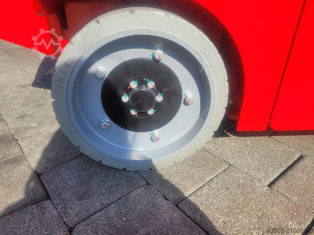 Scherenarbeitsbühne Magni ES 1409AC+