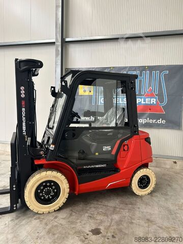 Electric 4-wheel forklift EP EFL25 Pro + Fingertip + Waage