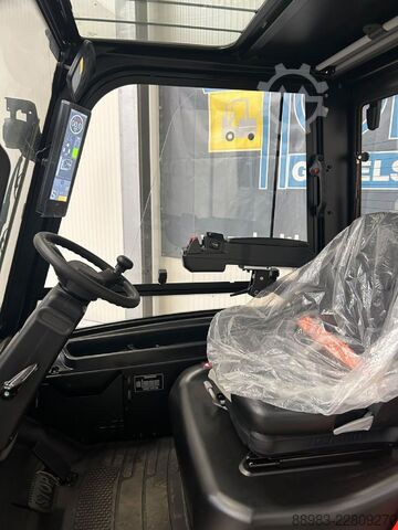 Electric 4-wheel forklift EP EFL25 Pro + Fingertip + Waage